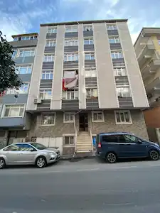 REMAX'TAN BAHÇELİEVLER'DE SATILIK 2+1 HISSELI DAIRE