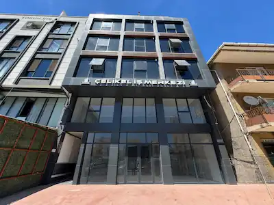 KARTEPE İSTASYON MAH. TABELA DEĞERİ YÜKSEK KİRALIK İŞ YERİ