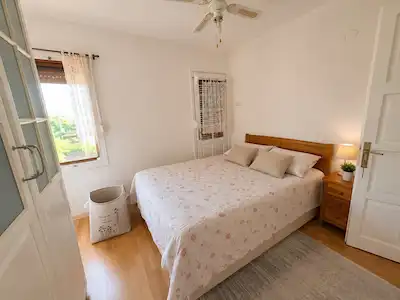 ESKİ FOÇA DA İSMETPAŞA MAHALLESİ NDE 5+2 MÜSTAKİL BAHÇELİ EV