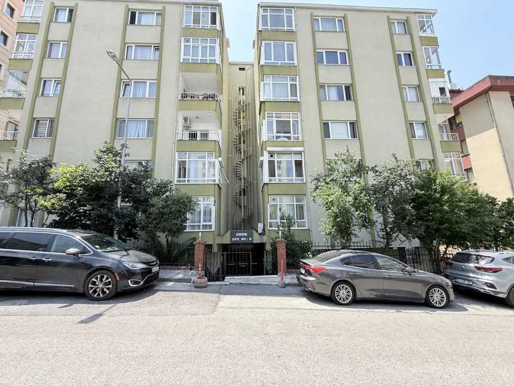 ATAŞEHİR’DE BAHÇE KATI 2+1 | 2 BANYO | BALKON | KREDİYE UYGUN