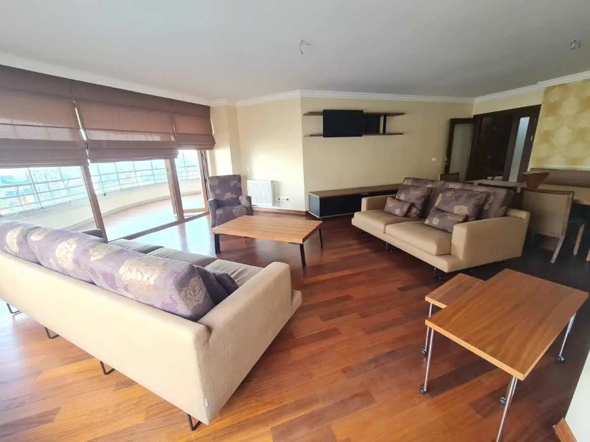 TARA PARK SİTESİ’NDE MERKEZİ KONUMDA GENİŞ 4+1 SATILIK DAİRE