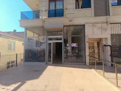SULTANBEYLİ AKŞEMSETTİN MAHALLESİNDE SATILIK DEPOLU DÜKKAN