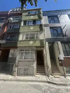 ÜSKÜDAR MERKEZİ KONUMDA TADİLATLI SATILIK 2+1 DAİRE