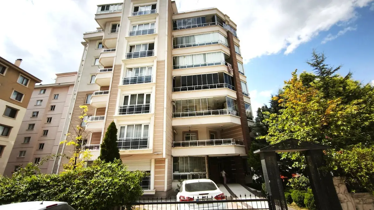 YENIMAHALLE YEŞILEVLER MERKEZI KONUMDA SATILIK 3+1 DUBLEKS DAIRE