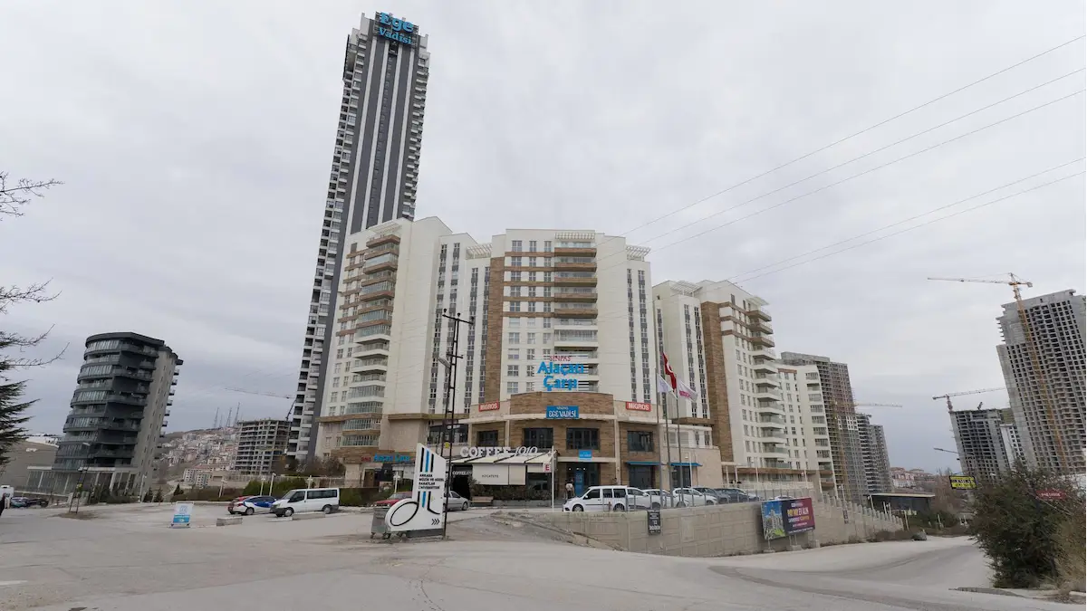 SINPAŞ EGE VADISI ALAÇATI ÇARŞI YATIRIMA UYGUN SATILIK DÜKKAN