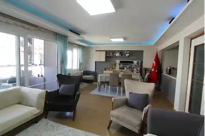 KARŞIYAKA ÇARŞI MERKEZDE TÜMDEN TADİLATLI 3+1 SATILIK DAİRE