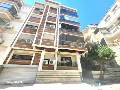 KARŞIYAKA DONANMACI SAHILE 100 M OTOPARKLI YENI BINADA3+1 KIRALIK DAIRE