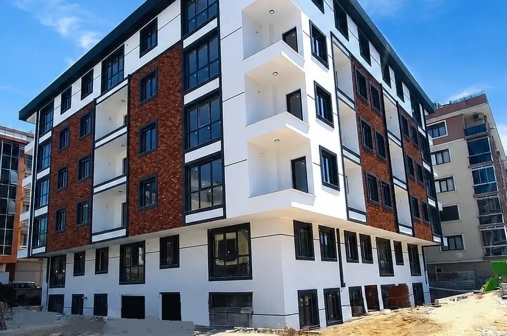 CEVİZLİ BAĞDAT CADDESİNE 3. BİNADA 1+1 YENİ DAİRE