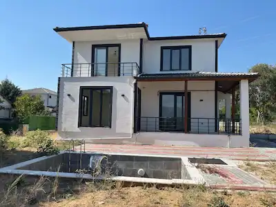 REMAX MAVİ CANSU SOY'DAN PAMUKOVA GÖKGÖZ MH SATILIK VİLLA