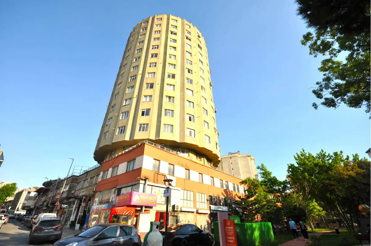 KÜÇÜKBAKKALKÖY KASTELLİ SİT. 13.KAT MANZARALI AYRI MUTFAKLI 2+1