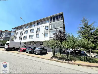 KARAPÜRÇEK MERKEZDE YAPILI ARA KATTA SATILIK FIRSAT 3+1 DAİRE