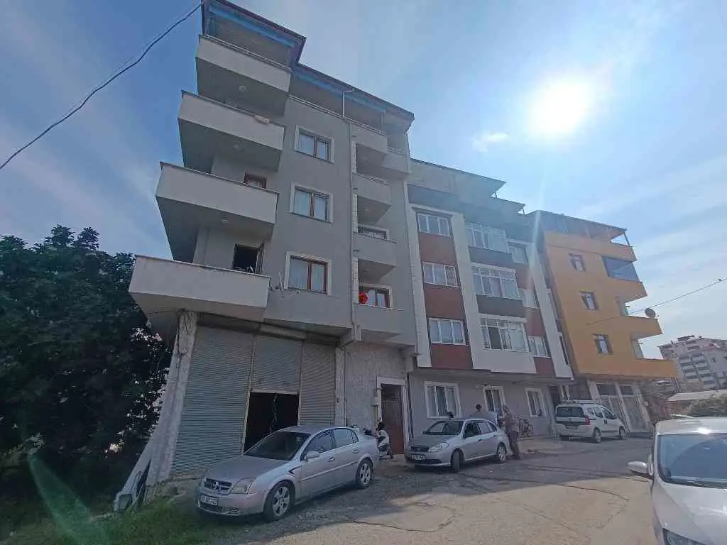 ARSİN FATİH MAHALLESİ'NDE ANAYOLA 60METRE TAVANI YÜKSEK DEPO