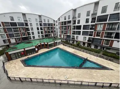 İZMIT PLAJYOLU SEA LIFE SITESINDE 2+1 AÇIK MUTFAK SATILIK DAIRE