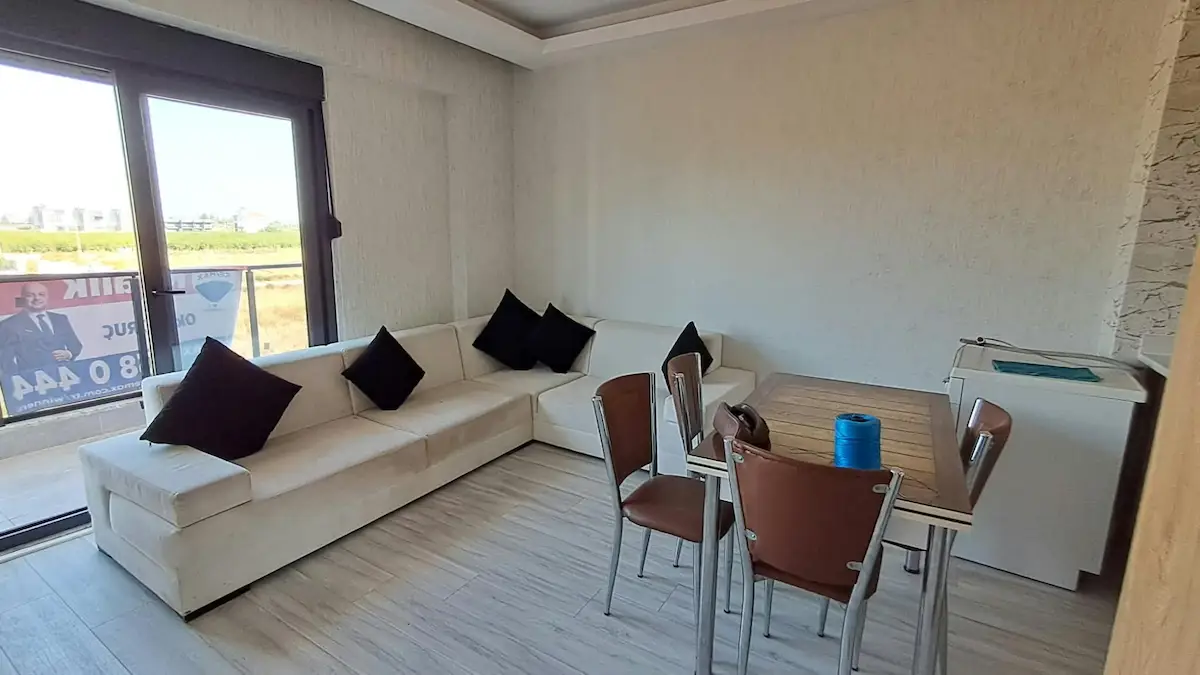 DÖŞEMEALTI YENİKÖY’DE YENİ BİNADA BİLİM ÜNİ YAKINI EŞYALI 1+1 KİRALIK DAİRE 