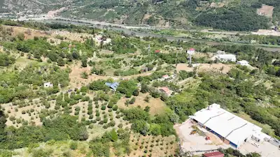 REMAX MAVİ'DEN GEYVE BAĞLARBAŞI'NDA YOL, SU, ELEKTRİK OLAN BAHÇE
