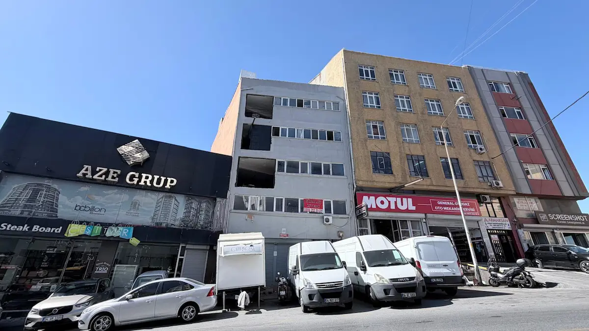 KAĞITHANE CADDESİ ÜZERİNDE YÜKSEK KİRA GETİRİLİ KOMPLE BİNA