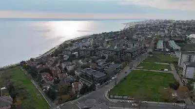 REMAX'TEN BÜYÜKÇEKMECE'DE MÜSTAKİL DENİZ MANZARALI 6+2 VİLLA