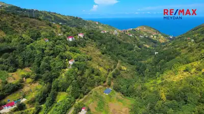 MERSIN 'DE KISMI MANZARALI YOLU AÇILMIŞ 927 M2 ARAZI