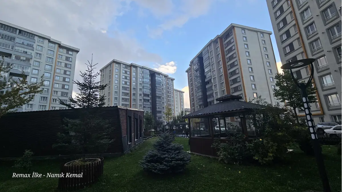 REMAX İLKE'DEN BOSTANCIOĞLU PARK REZİDANS'TA 4+1 KİRALIK DAİRE