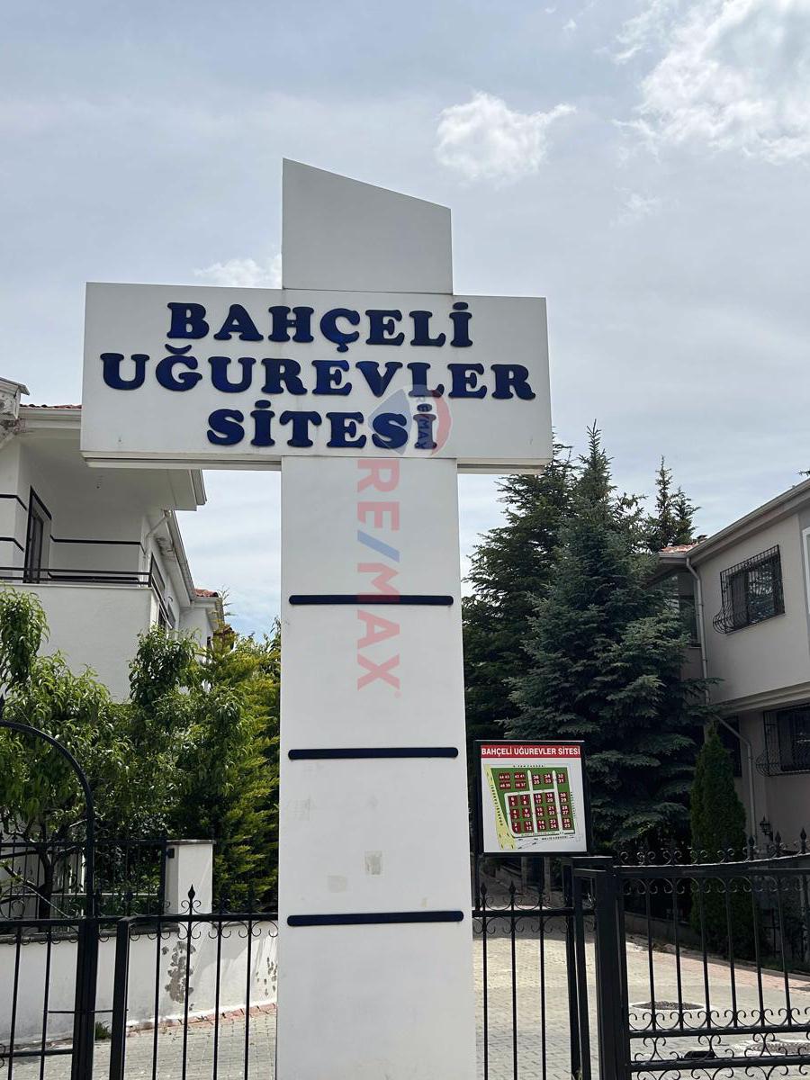 ÇAYYOLU 2 BAHÇELİ UĞUREVLER SİTESİ SATILIK VİLLA