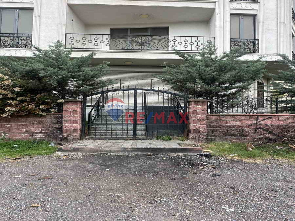 ŞİLE OTOYOLUNA CEPHE MUHTEŞEM KONUMDA KİRALIK KOMPLE BİNA/PLAZA