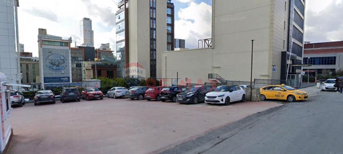 ATAŞEHİR KÜÇÜKBAKKALKÖY 632m2 İMARLI ARSA