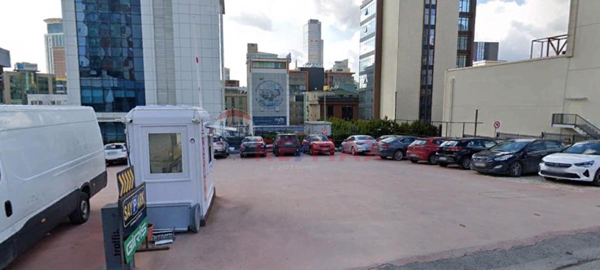 ATAŞEHİR KÜÇÜKBAKKALKÖY 632m2 İMARLI ARSA