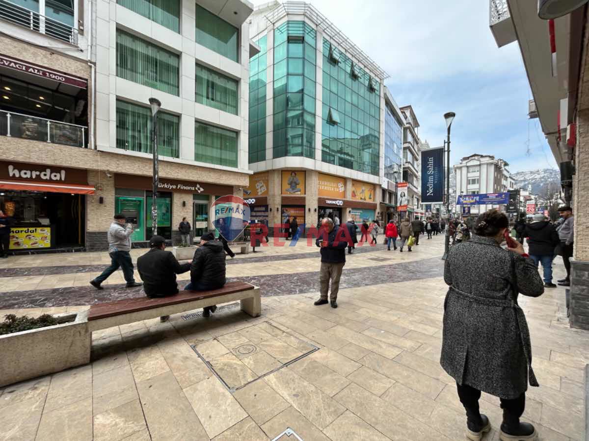 RE/MAX YALI S.FELEK CADDDESİNDE 3+1 KİRALIK 