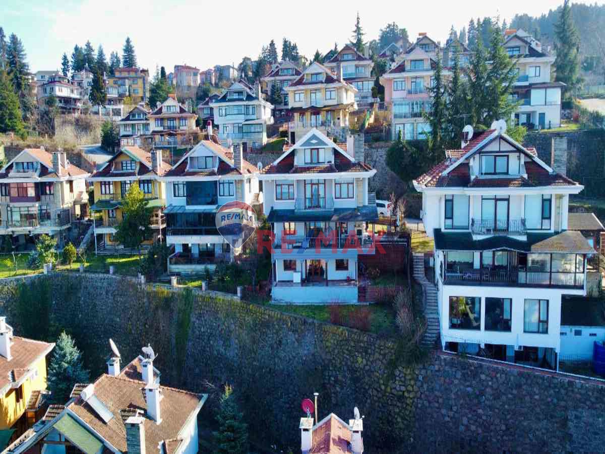 PINARKENT VILLALARINDA SATILIK FIRSAT 4+2 VILLA