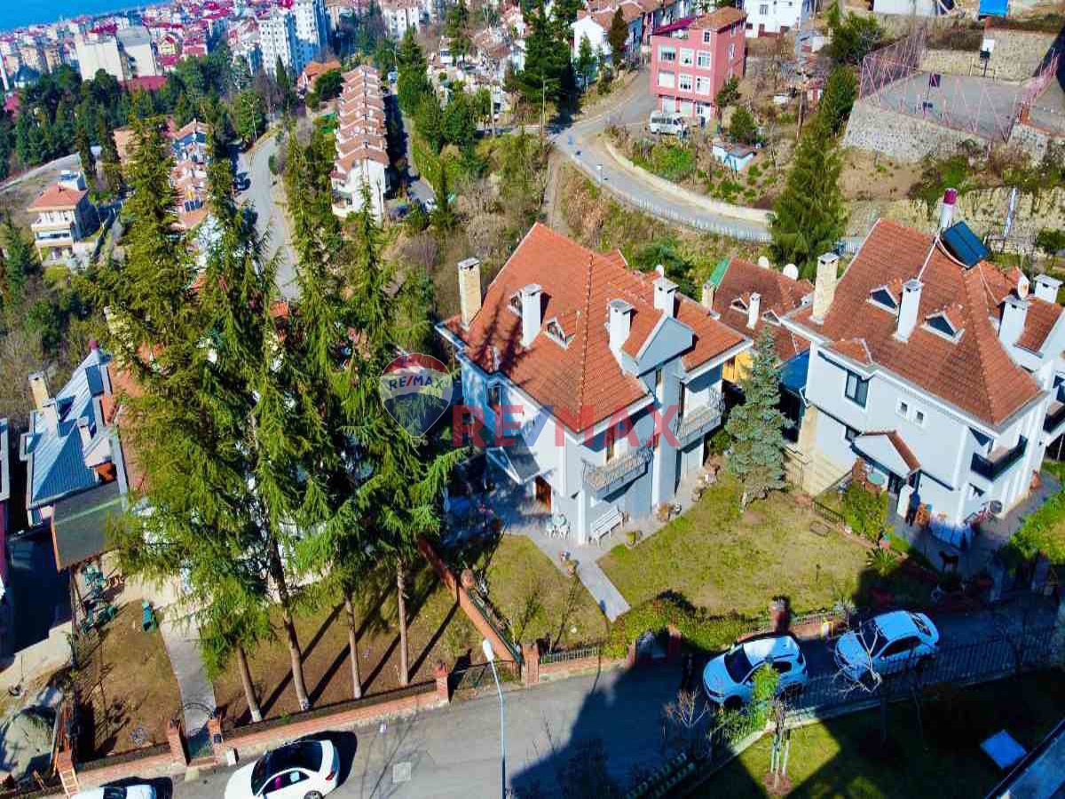 PINARKENT VILLALARINDA SATILIK FIRSAT 4+2 VILLA