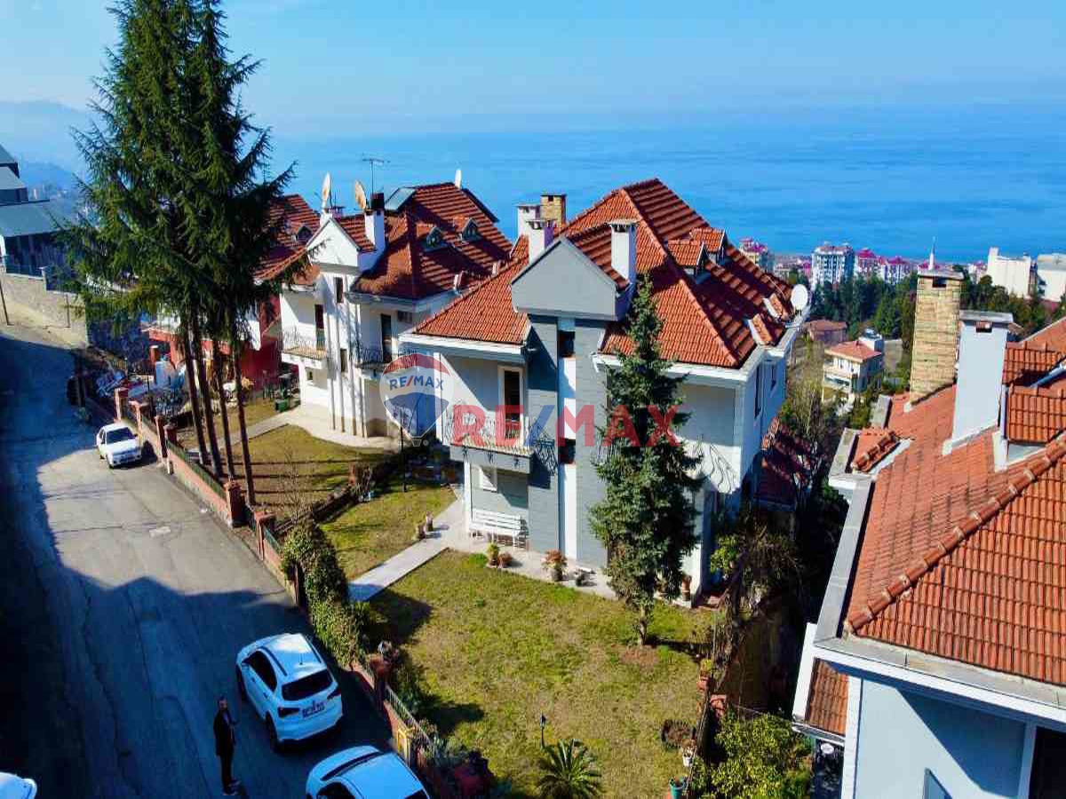 PINARKENT VILLALARINDA SATILIK FIRSAT 4+2 VILLA