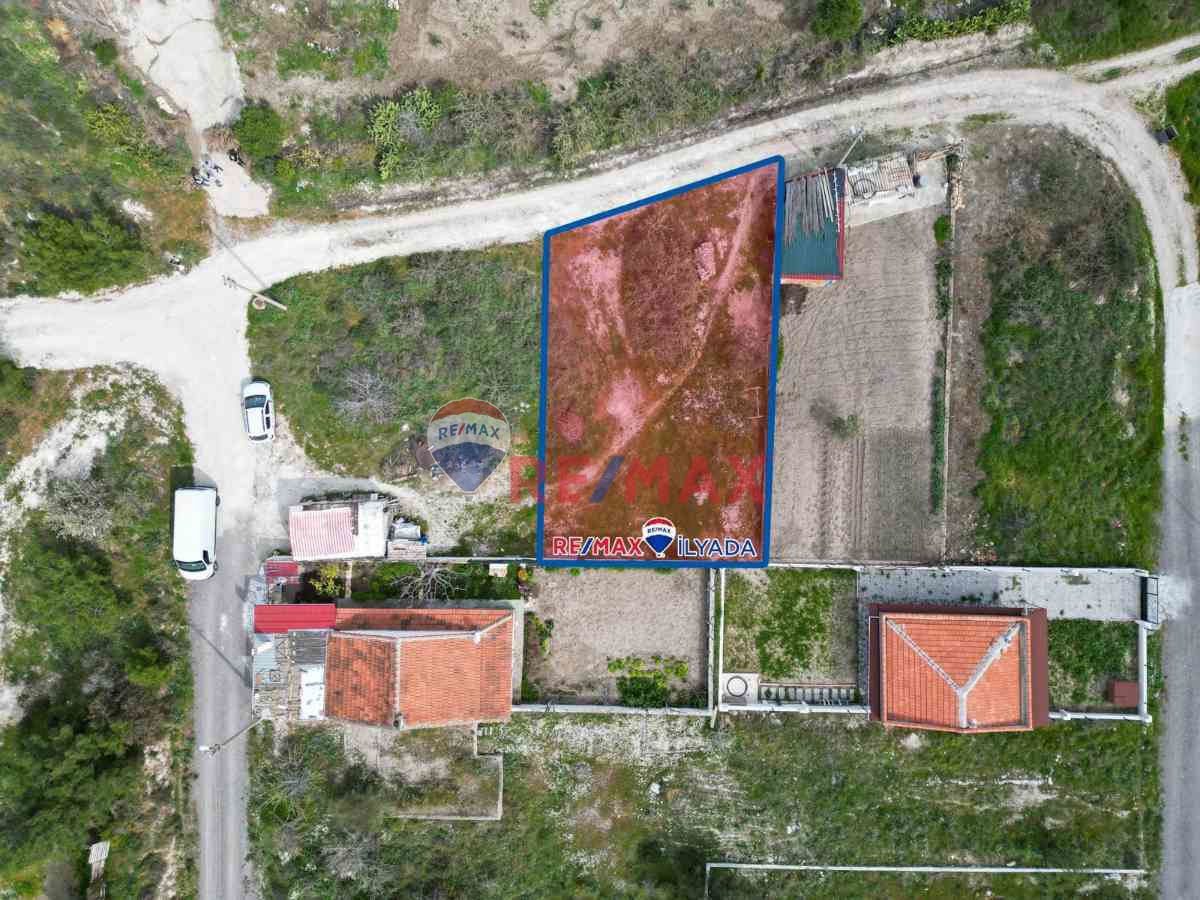 ÇANDARLI MAVİKENT'TE VİLLA İMARLI ARSA