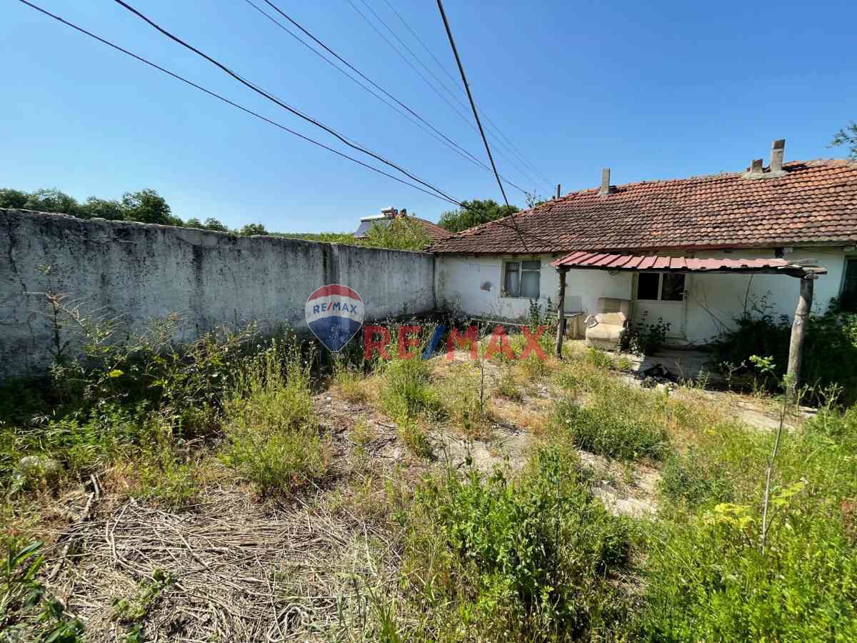 MANYAS ERECEK MAH. 703 M2 ARSA İÇİNDE İKİ KATLI AHŞAP EV