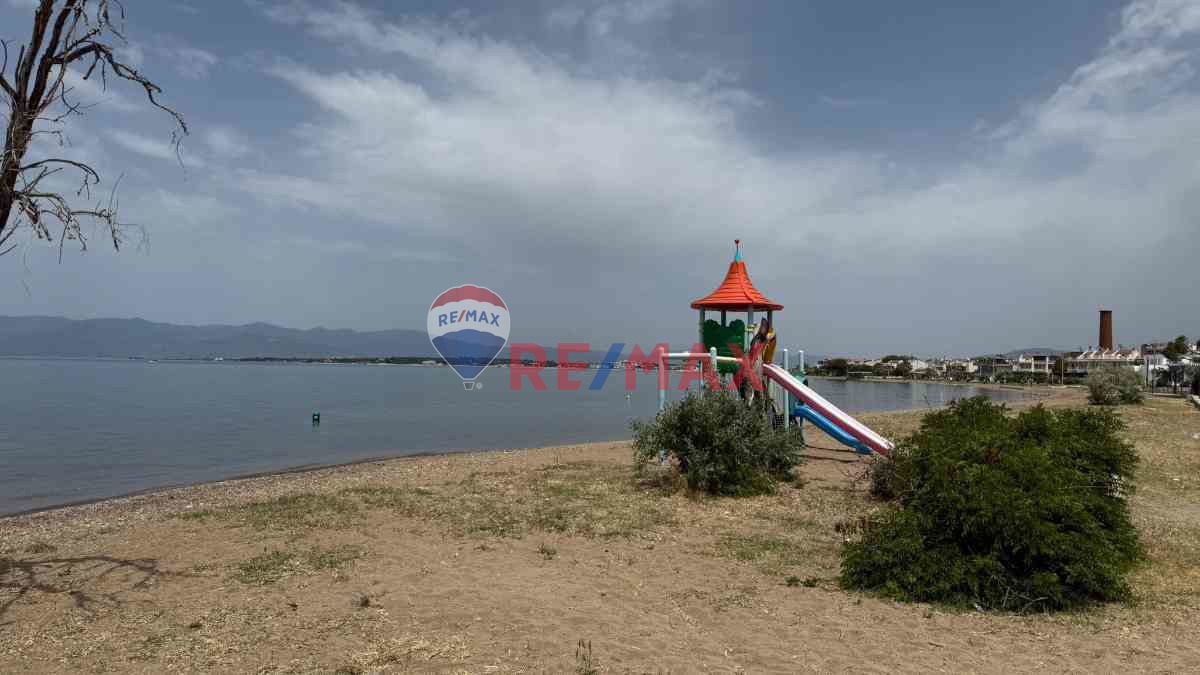 BURHANIYE İSKELE'DE DENIZE 30 M. BAHÇELI, TAM MÜSTAKIL SATILIK