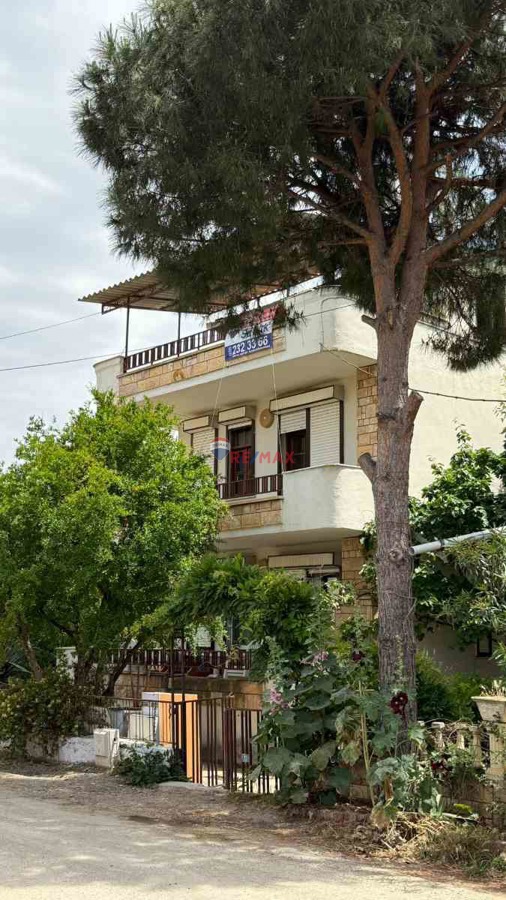 BURHANIYE İSKELE'DE DENIZE 30 M. BAHÇELI, TAM MÜSTAKIL SATILIK