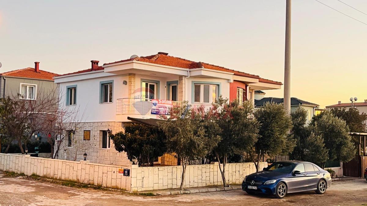 SEFERİHİSAR TEPECİK MAH. MERKEZİ KONUMDA BÜYÜK BAHÇELİ KİRALIK VİLLA