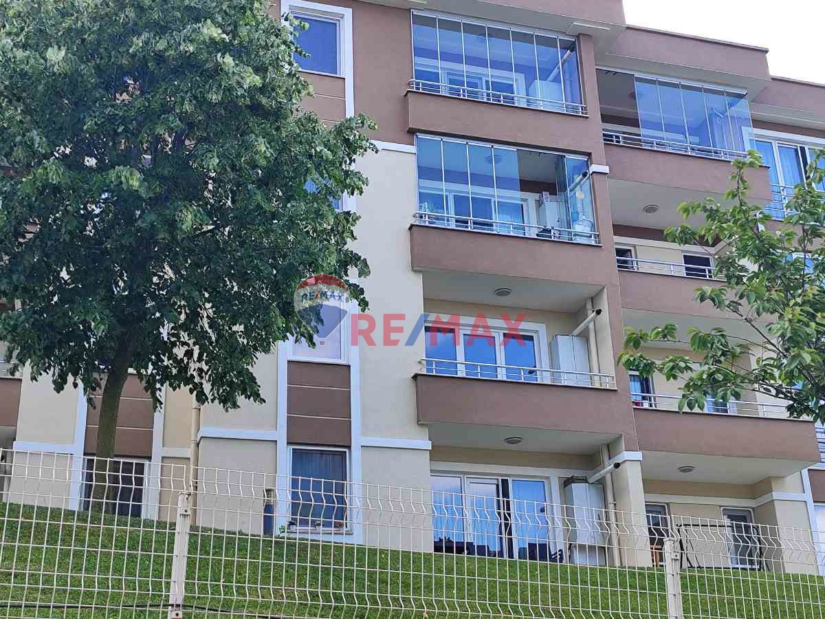 REMAX PALASTAN EVİMİZ KOCAELİ SİTESİ ARAKAT 2+1 AMERİKAN MUTFAK