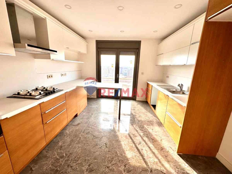 KADIKÖY KIZILTOPRAK 6+2 320 M2 TERASLI SATILIK DUBLEKS DAIRE