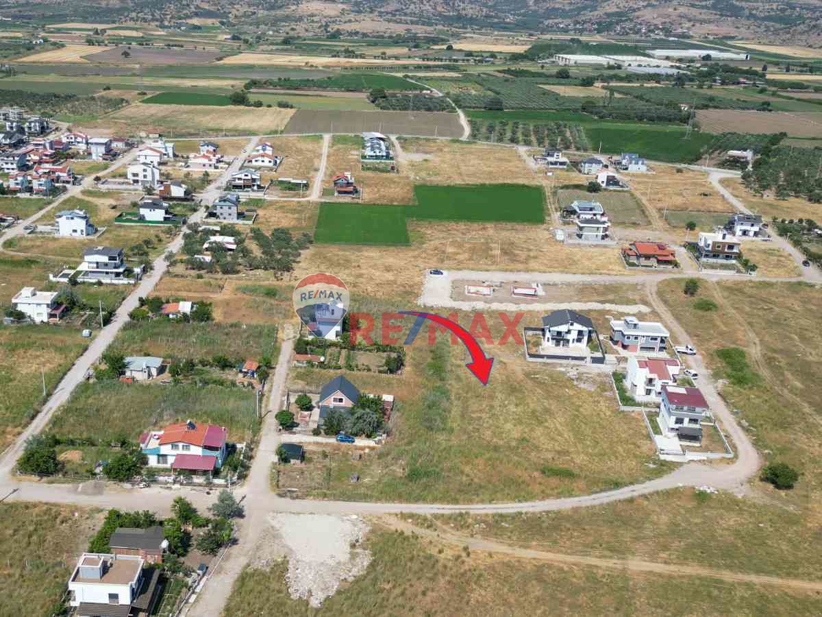 DIKILI İSMETPAŞADA SATILIK 412 M² MÜSTAKIL VILLA ARSASI!