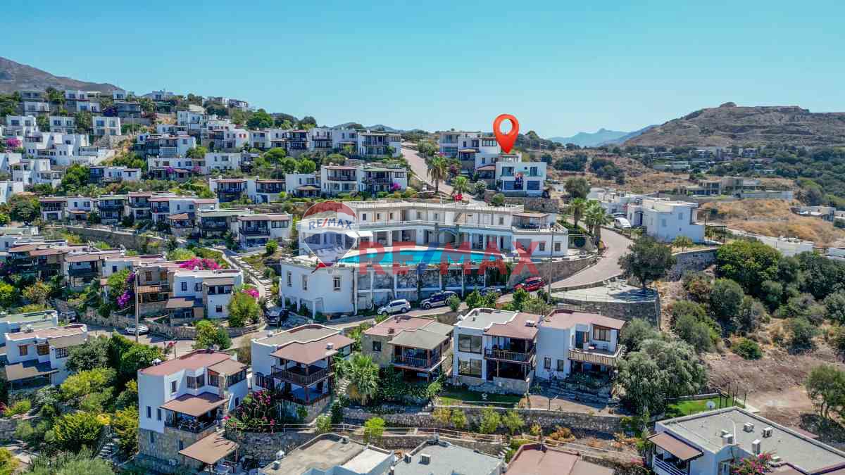 GÜMÜŞLÜK SITE IÇINDE DENIZ MANZARALI MÜSTAKIL EV