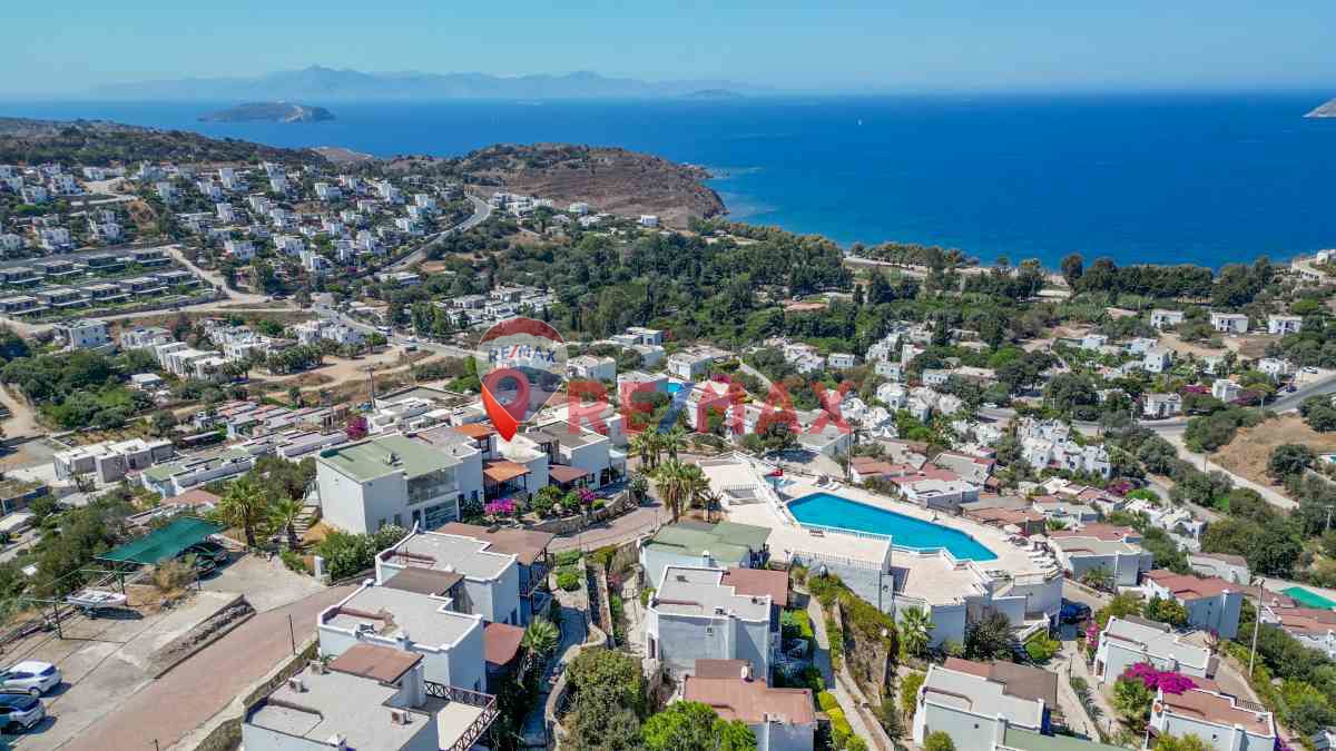 GÜMÜŞLÜK SITE IÇINDE DENIZ MANZARALI MÜSTAKIL EV