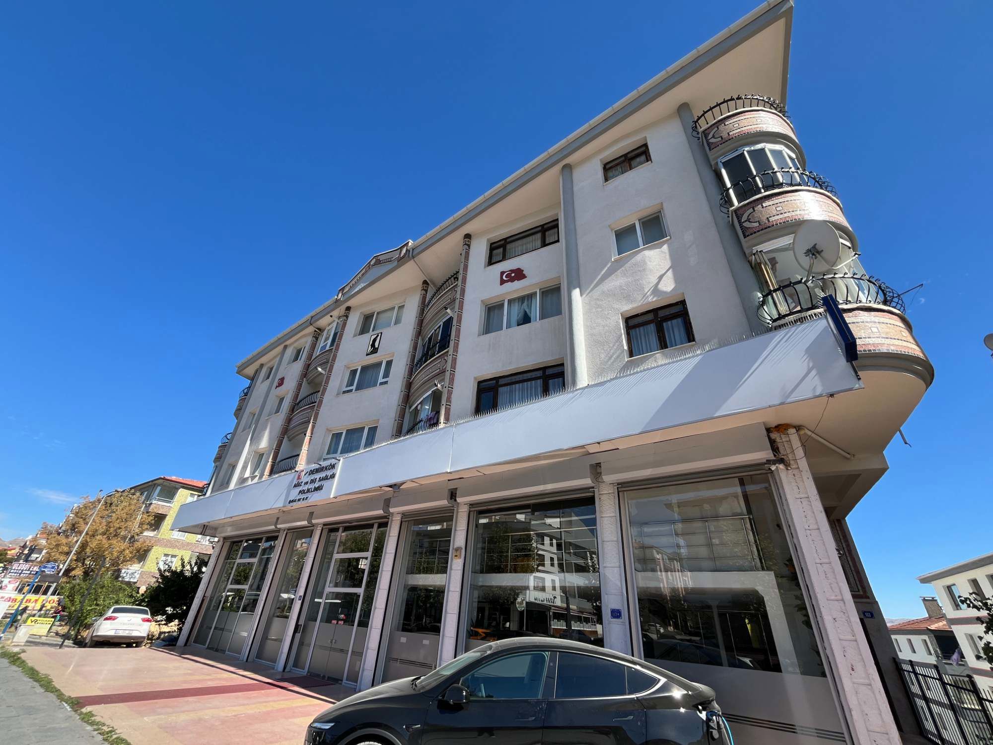 MAMAK AKŞEMSETTIN MAH. DOĞUKENT BULVAR ÜZERI 3+1 SATILIK DAIRE 