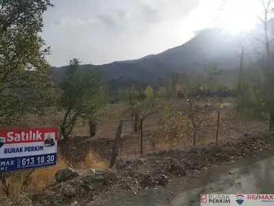 BURAK PERKİMDEN KAŞ GÖMBE ÇUKURBAĞDA SATILIK TARLA KÖYİÇİ İMARLI