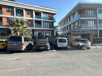CAMELLİA 2 EVLERİ SATILIK ARA KAT GENİŞ 3+1