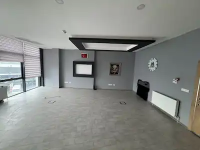 OTONOMİ MEYDANDA 100M2 GALERİ RUHSATINA UYGUN KİRALIK OFİS