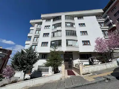 ÇANKAYA ÖVEÇLER'DE SÜPER LOKASYON LÜX YAPILI SATILIK 4+1 DAİRE