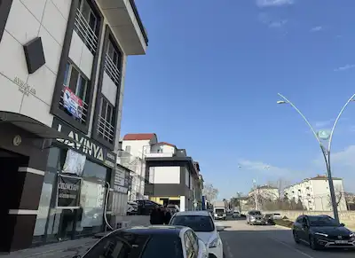 GÖLCÜK ÇARŞI'DA SATILIK 2+1 DAIRE - MERKEZI KONUM