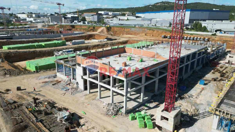 BOTOSAN SANAYİ SİTESİ'NDE 1 PAY BODRUMLU SATILIK TICARI ÜNITE
