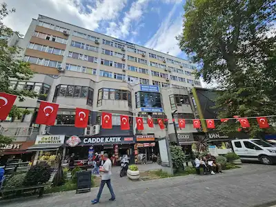 İZMIT BELEDIYE İŞ HANINDA BAKIMLI 35 M2 KIRALIK OFIS