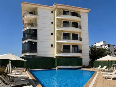 SEFERİHİSAR'DA İZMİR CADDESİ'NDE SİTE İÇİ 4+1 | HAVUZ & OTOPARK